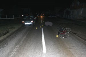 Slika Fotografije/Opcenite fotografije/Prometne nesrece/biciklist_19122011.jpg